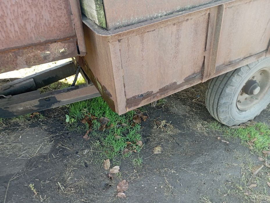 Одноосний причеп до трактора