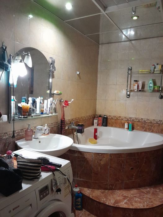 Продам Будинок, баню та великий гараж.Можливий продаж через сертифікат