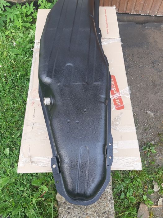 Паливні баки Mitsubishi Pajero Wagon на бензин і дизель