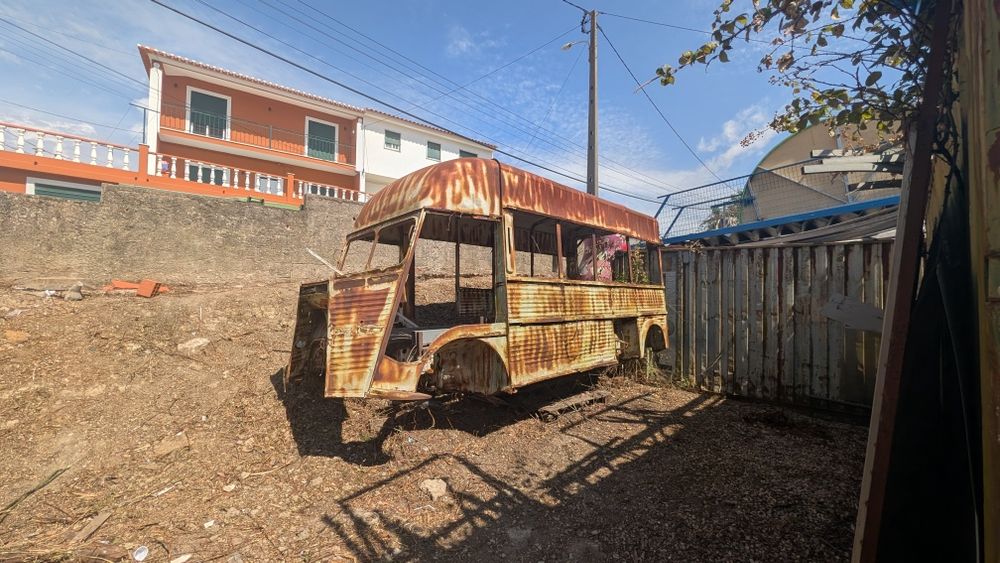 2 Citroen HY para restaurar
