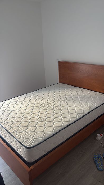 Cama de Casal com colchão