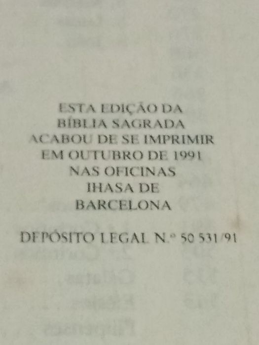 Vendo bíbilia sagrada grande30 por 20 folhas dourada excelente estado