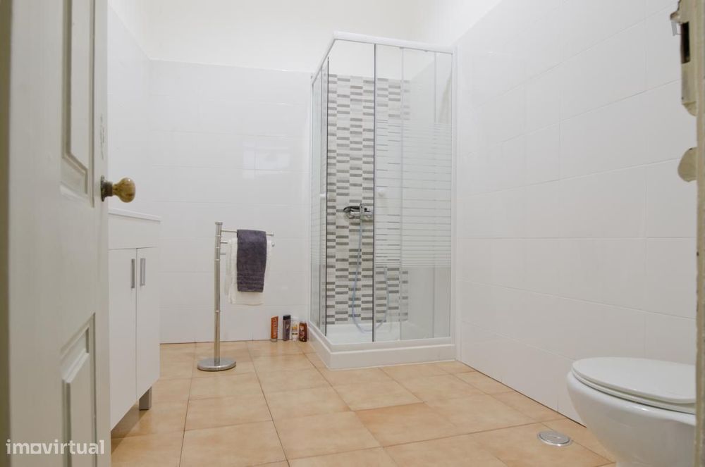 Quarto - localizado em Alcântara Lisbon