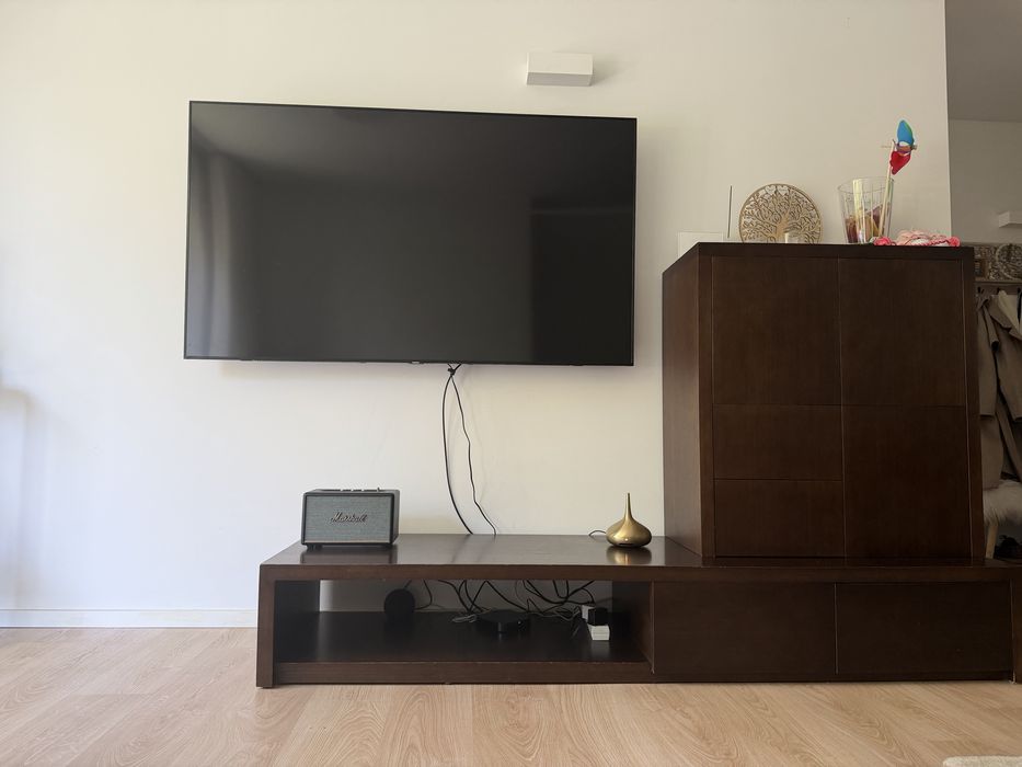 Movel de tv com arrumos