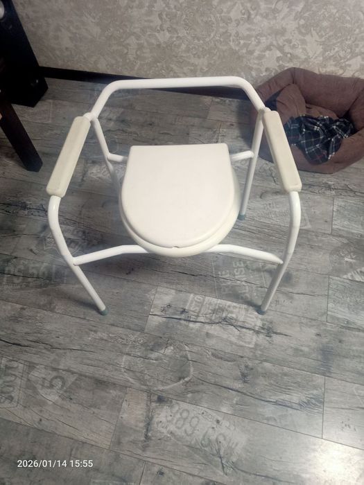 стілець - туалет