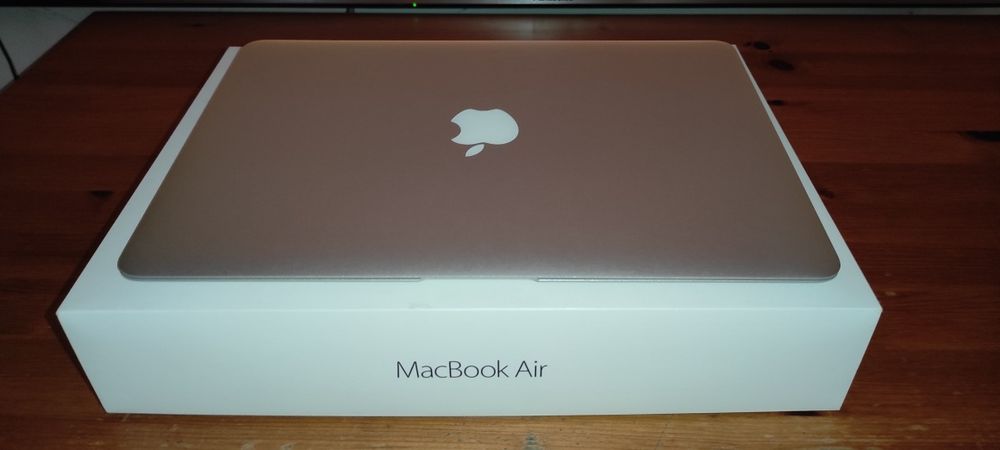 Apple MacBook Air i5 13" / 8GB / 128GB / JAK NOWY / 52 cykle ładowania