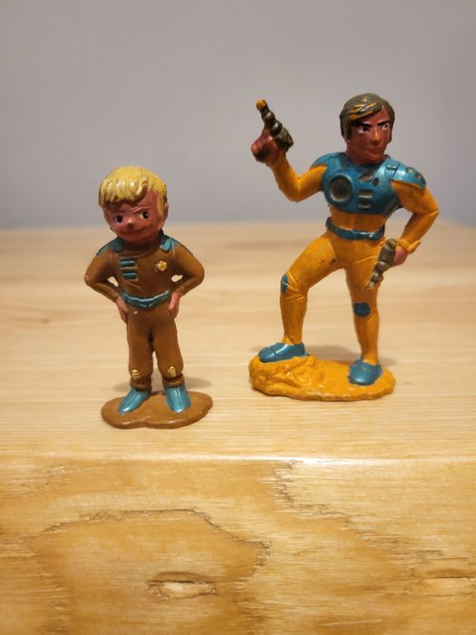 Stare zqbawki- kolekcjonerskie figurki