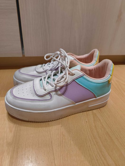 Tenis coloridos roxos