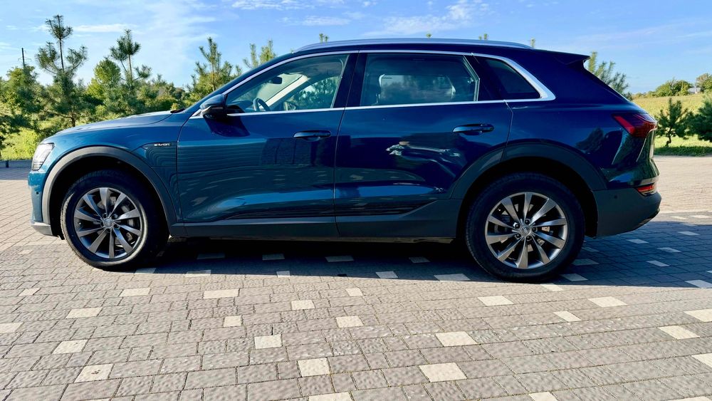 Audi e-tron 2019