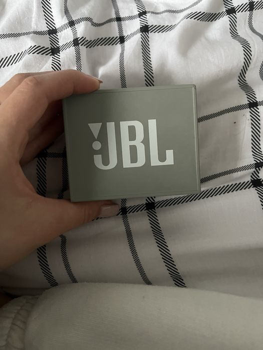 głosnik JBL go szary