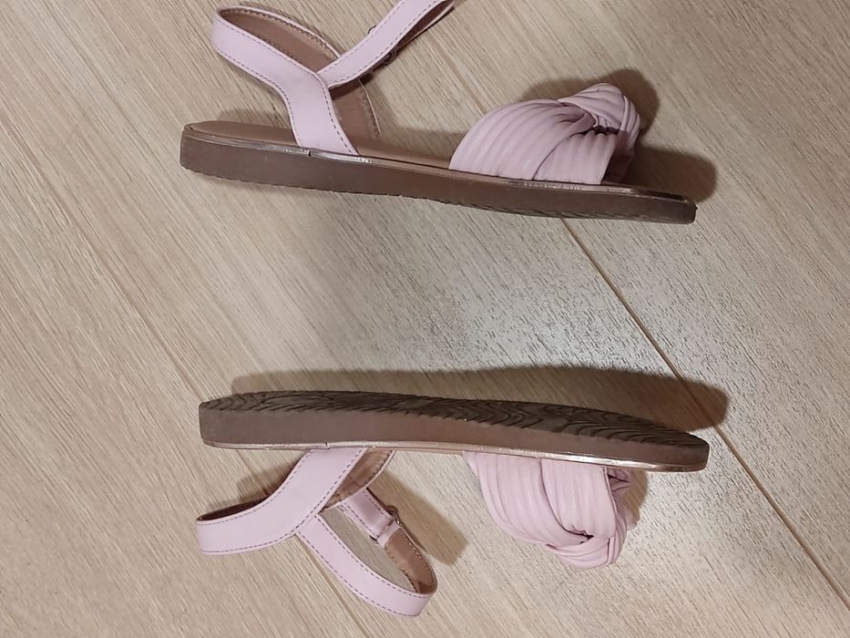 Sandálias Rosa, em muito bom estado, tamanho 35