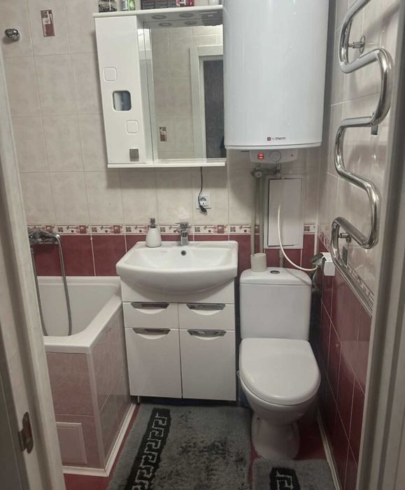 Продаж 2-к квартири в новобудові з власним паркомісцем. Техніка, меблі