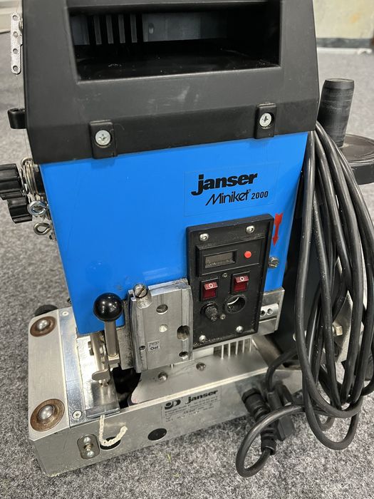 Maszyna do obszywania dywanów, chodnikow Miniket 2000