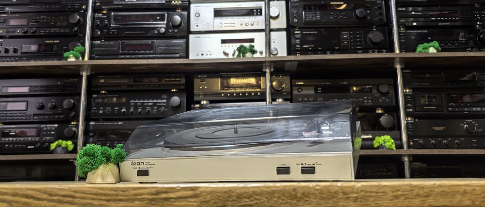 Вініловий програвач ION TTUSB05