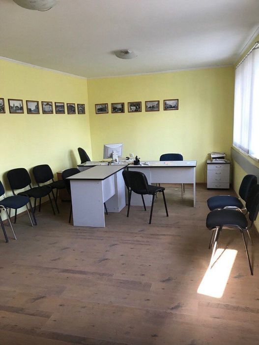 Продається комерційне приміщення в місті Тячів