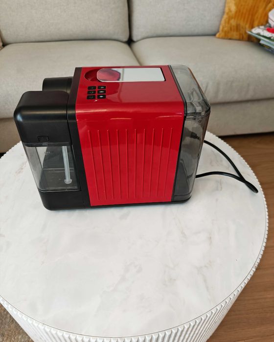 Ekspres kapsułkowy CZERWONY Tchibo Cafissimo MILK