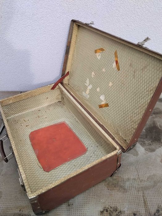 Stara walizka PRL , Vintage 55 x 33 x 15 cm.  25 litrów