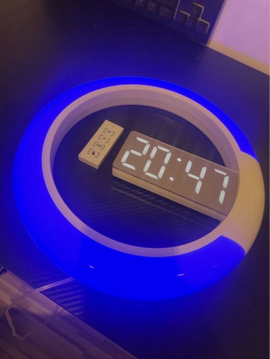 Zegar LED na pilota
