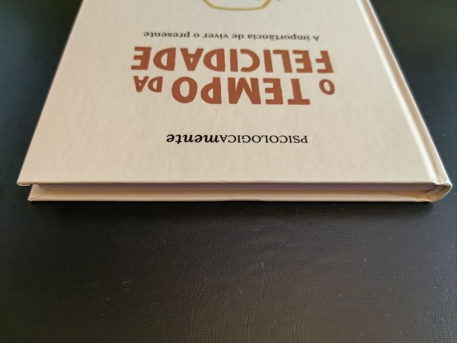 Livro "O Tempo da Felicidade" de Monica Bertelli