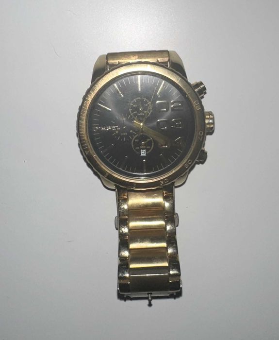 Relógio DIESEL Homem (Aço Inoxidável - Dourado c/ fundo preto)