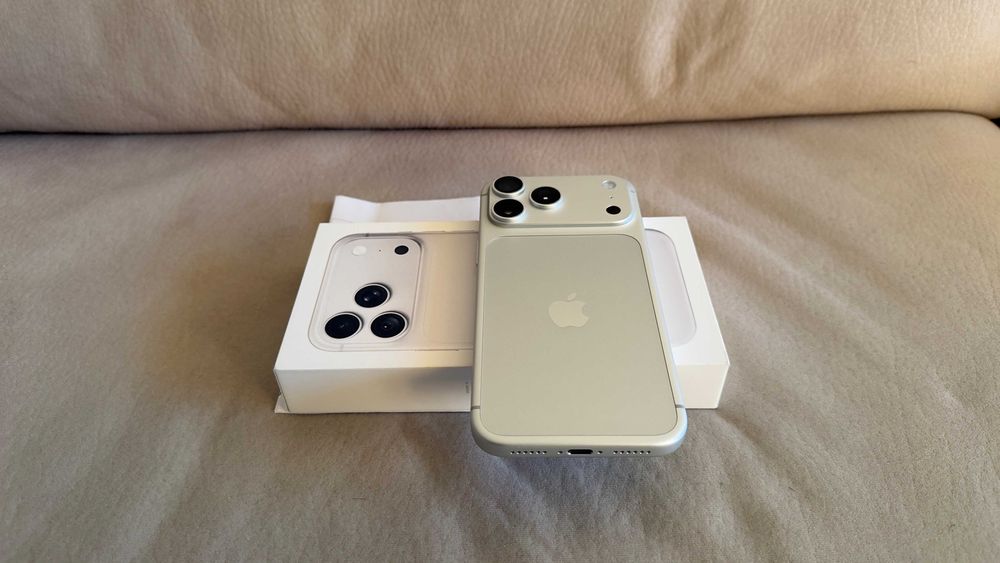 Vendo troco iPhone 18 Pro Max 256Gb Silver C/Fatura e Garantia Apple