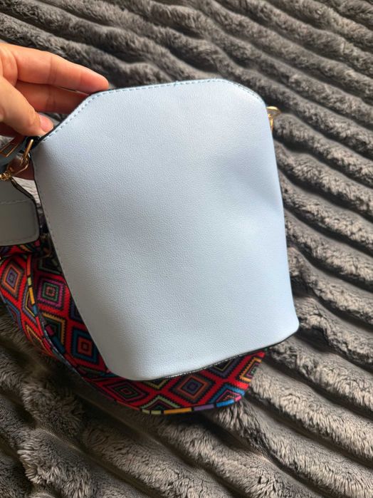 Bolsa tiracolo/de ombro em pele entrançada azul bag