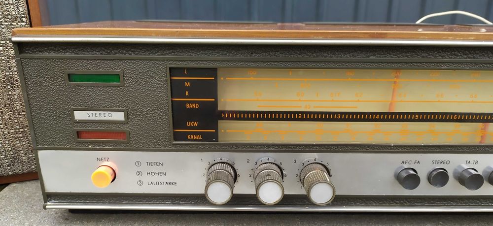 Odbiornik radiowy Stereo-Prasent 2401 z głośnikami (DDR, lata 70)