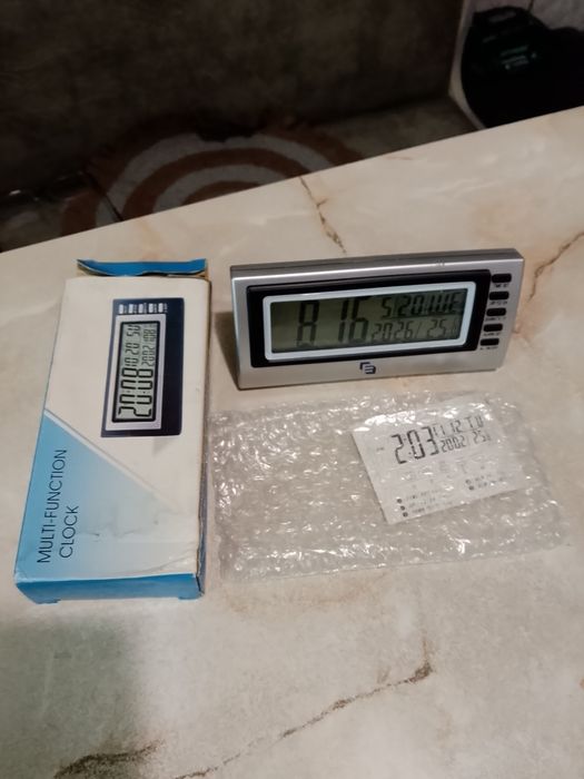 Настольные часы будильник