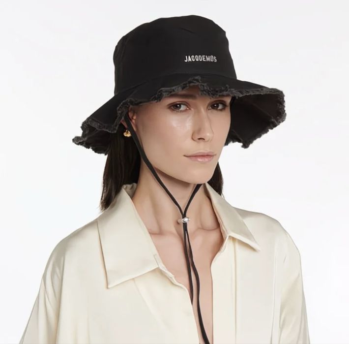 Продам женскую панаму JACQUEMUS