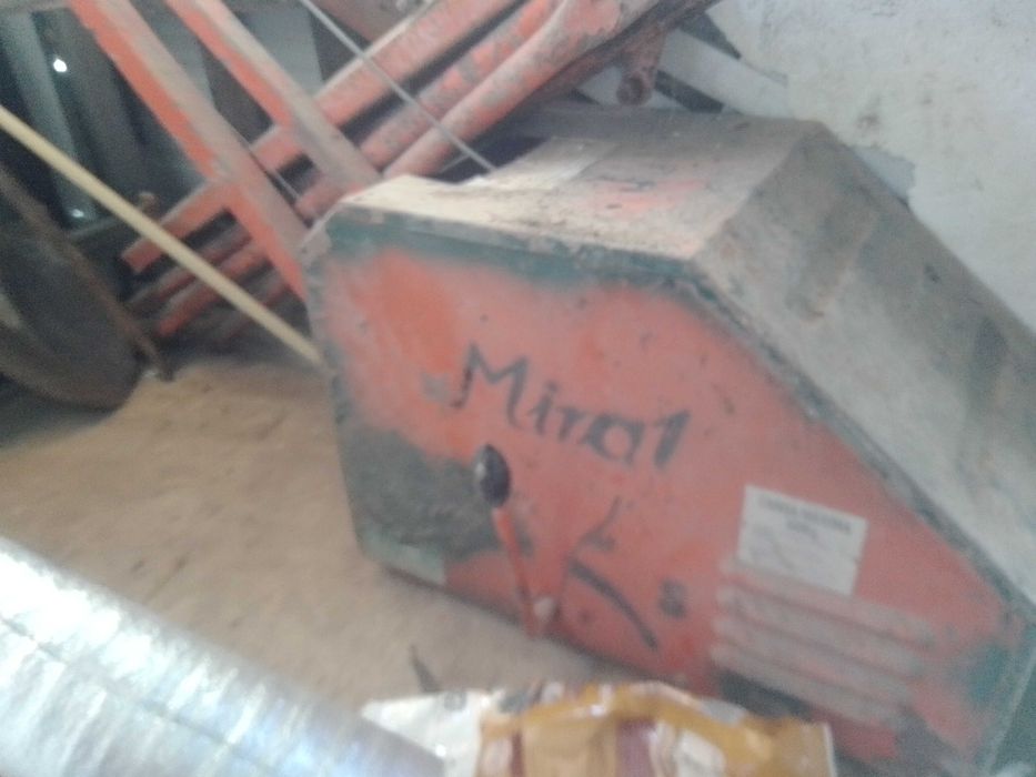 Vendo guincho com baldo