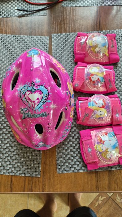 Kask i ochraniacze dla dziecka  księżniczki Disneya