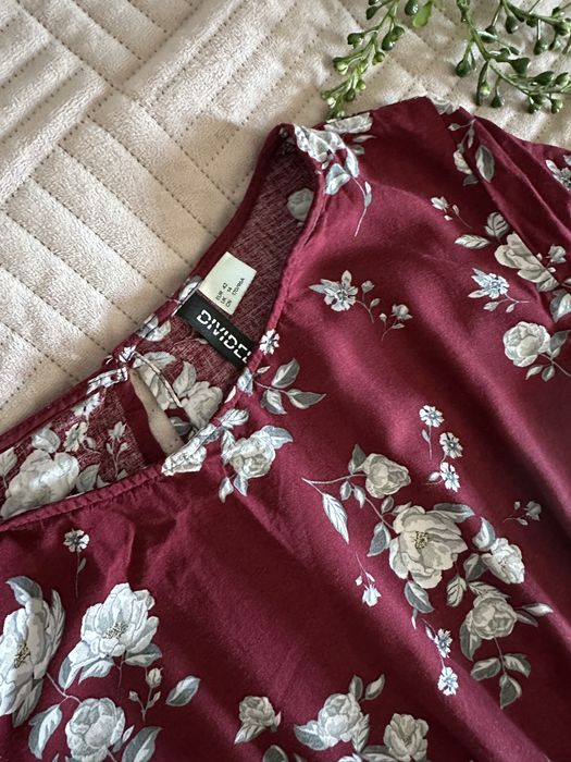 Rozm S sukienka H&M w kwiaty bordowa