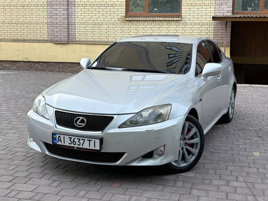 Продам Lexus IS220d