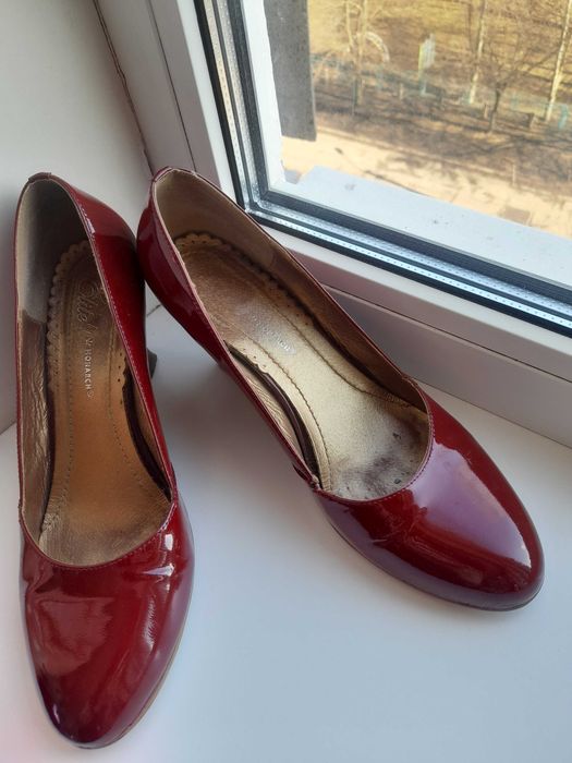 Лаковые красные туфли Монарх