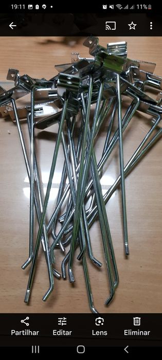 Ganchos para painéis de exposição