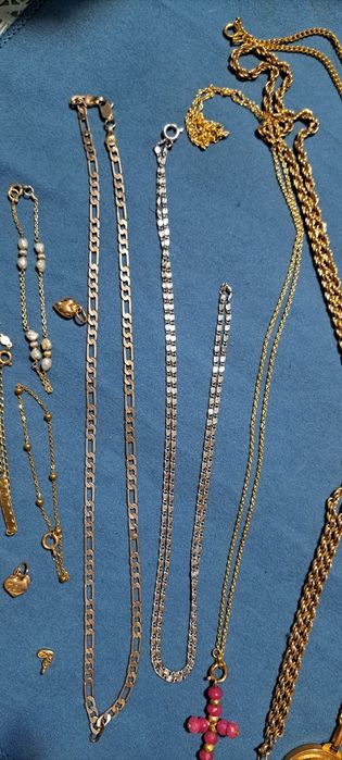 Diversas peças vintage Ouro.