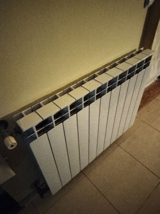 Radiadores hidráulicos em bom estado + caldeira elétrica