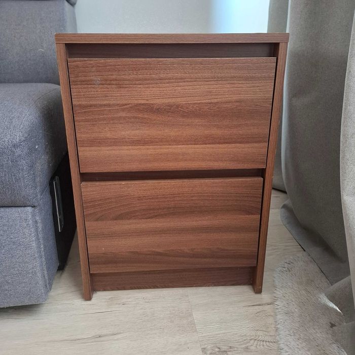 Mała szafka brązowa ikea