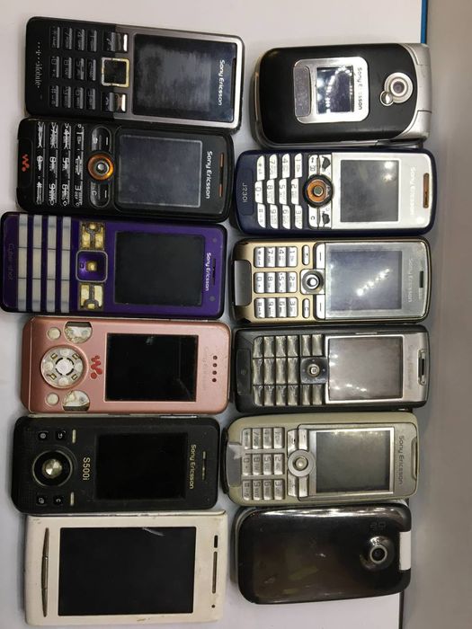 Лот телефонів, ретро кнопочний. Різні стан, неперевірені,на запчастини