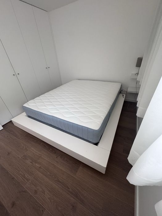Cama de casal sommier 160 x 200 cm | muita arrumação | 150€