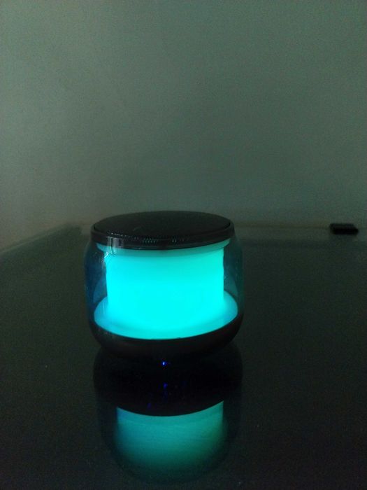 Coluna com ligação bluetooth e iluminação a led