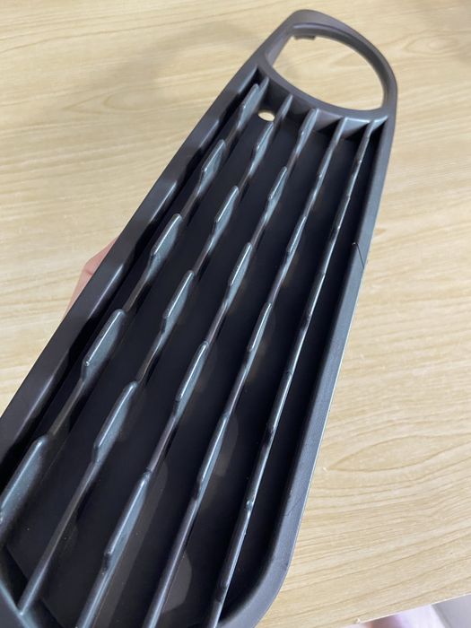 Grelha para farol de nevoeiro *ESQ* BMW F20