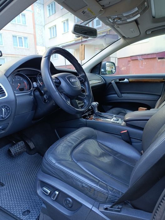 Audi Q7 Quattro 2013 рік