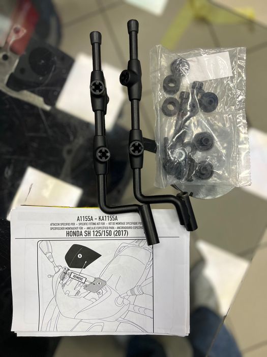 Кріпленння вітрового скла KAPPA A1155AK HONDA SH 125i-150i крепление