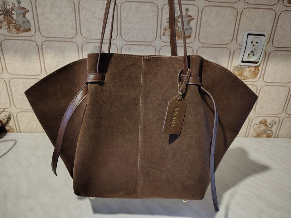 Torebka shopper zamszowa z kosmetyczką