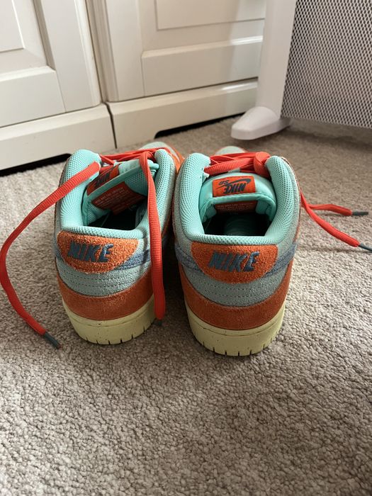 Nike dunk sb noise aqua and red