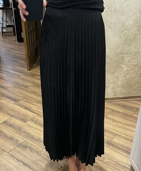 Юбка плісе довжина міді