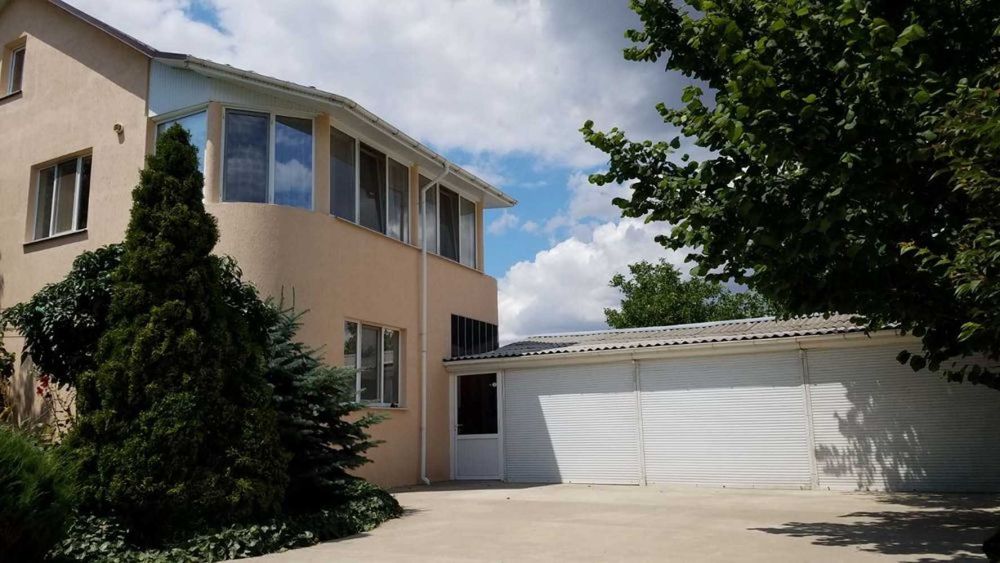 Продам 2х-этажный дом в Суворовском районе.Гос Акт.