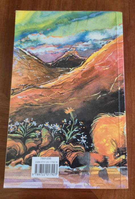 Livro- A montanha de água lilás de Pepetela