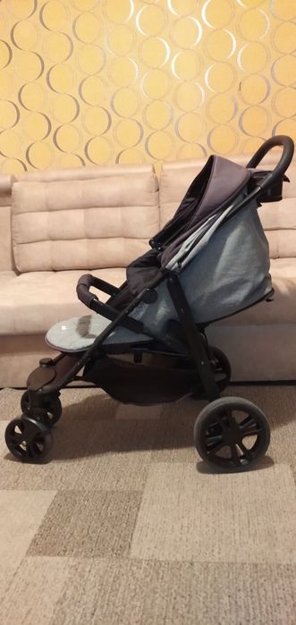 Детская прогулочная коляска JOIE